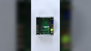 معالج Intel Core I5 ​​8305G كمبيوتر صغير مع 2 RS232 COM 2 LAN 1 VGA 2 HD-MI للمصنع